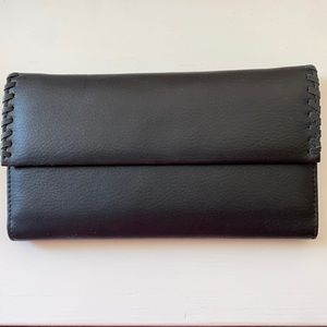 Buxton Black Leather Wallet w/checkbook holder.🖤